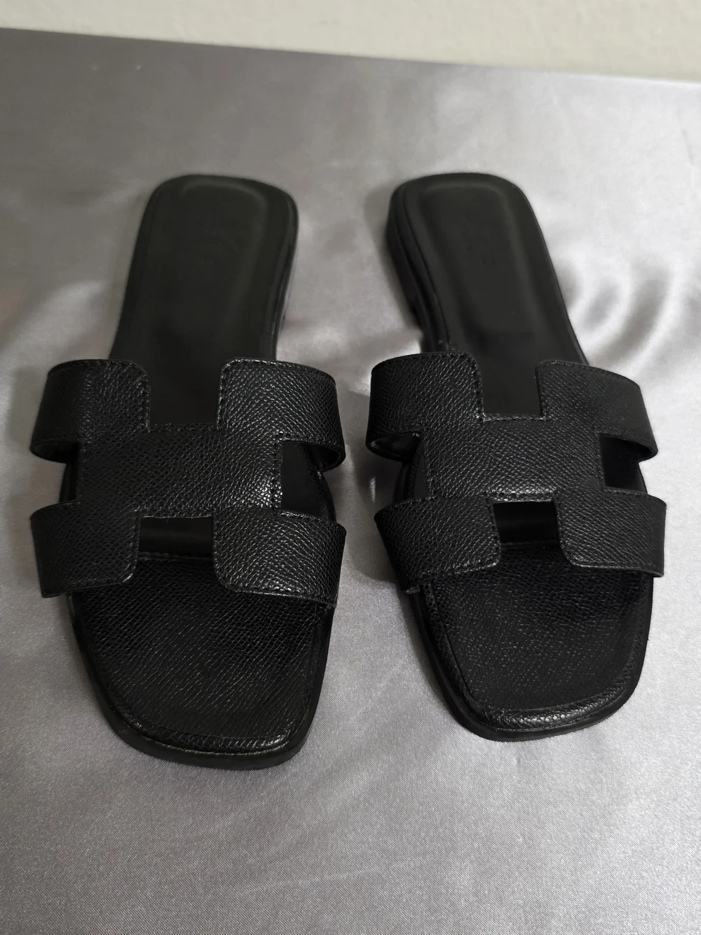 Hermes Black Leather Oran Slide Sandals Size 39 - Picture 5 of 14